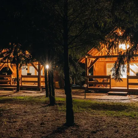 Aldeamento Turístico Ranczo Targówka - Relaks W Naturze, Glamping I Targowka