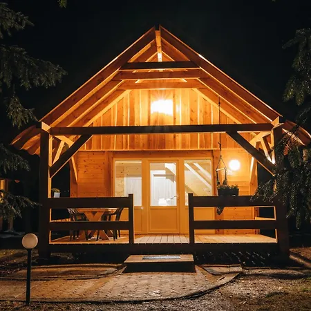 Aldeamento Turístico Ranczo Targówka - Relaks W Naturze, Glamping I *