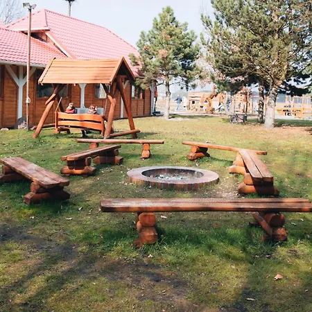Aldeamento Turístico Ranczo Targówka - Relaks W Naturze, Glamping I