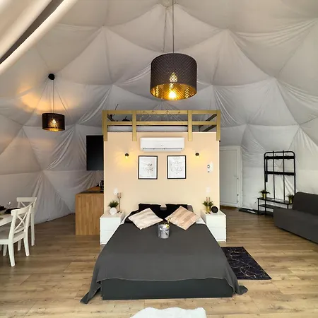 Kompleks wypoczynkowy Ranczo Targówka - Relaks W Naturze, Glamping I