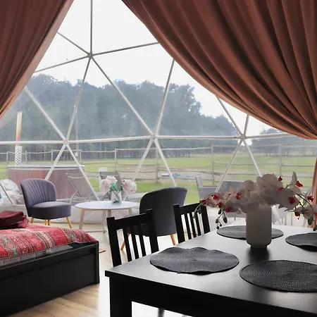 Aldeamento Turístico Ranczo Targówka - Relaks W Naturze, Glamping I