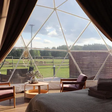 Aldeamento Turístico Ranczo Targówka - Relaks W Naturze, Glamping I *